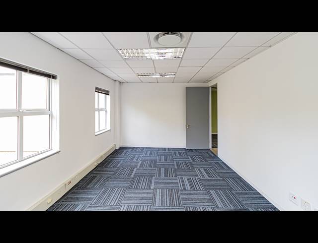 127M² OFFICE TO LET IN FERNDALE